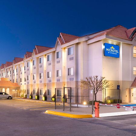 Microtel Inn & Suites By Wyndham Chihuahua Exterior photo